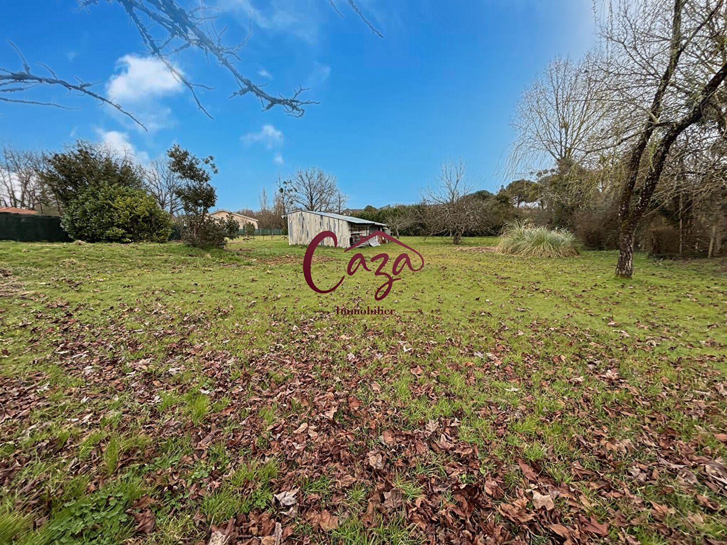 Photo Terrain constructible - Secteur FARGUES - 2307 m2 image 1/2