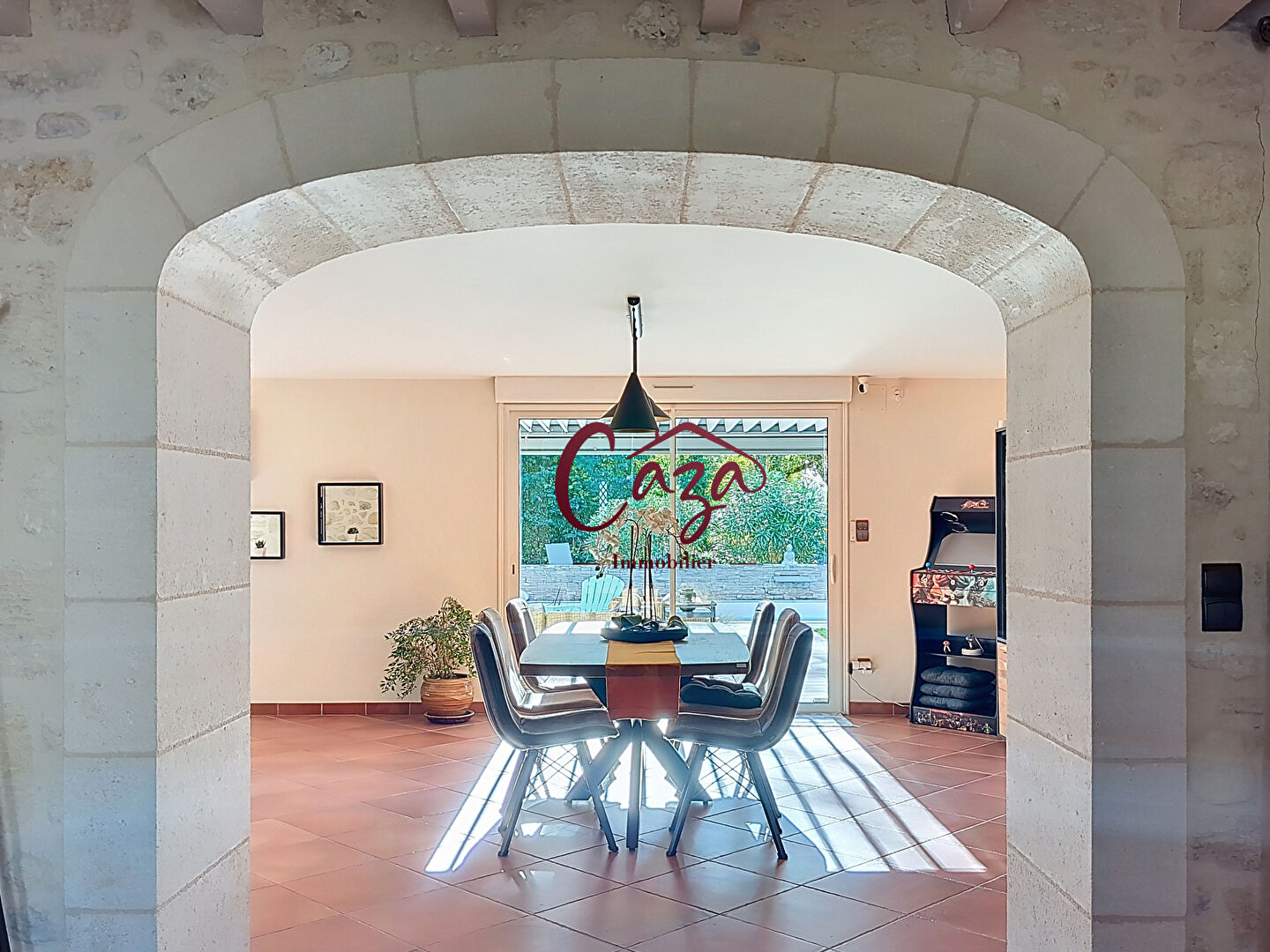 Photo Maison en pierre de 216m² sans travaux image 2/6