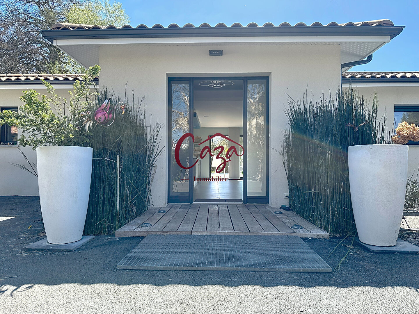 Photo Villa contemporaine 7 pièce(s) 224m2 image 5/6