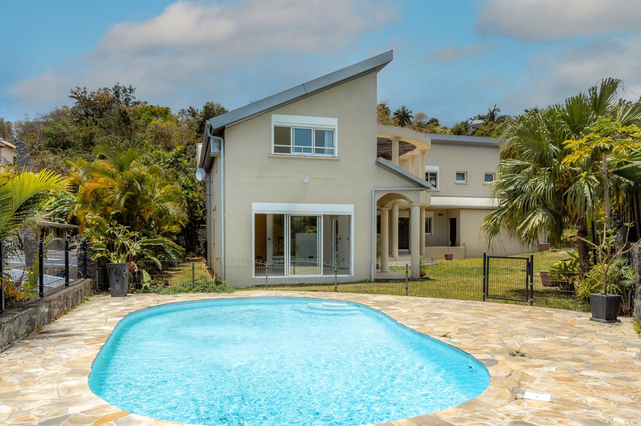 Photo Belle Maison La Possession vue Mer 6 pièce(s) 241 m2 image 3/6