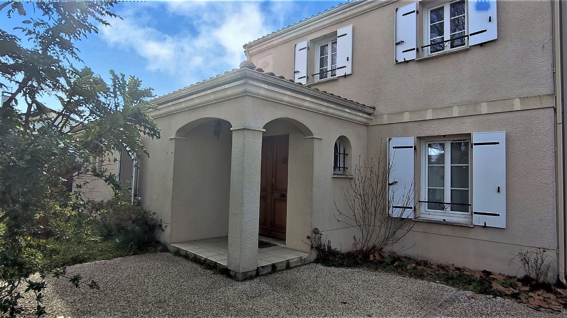 Photo Maison 8 pièces avec garage jardin et piscine image 2/6