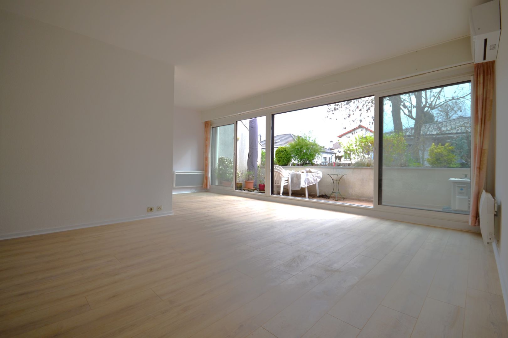 Photo APPARTEMENT AVEC TERASSE image 1/6