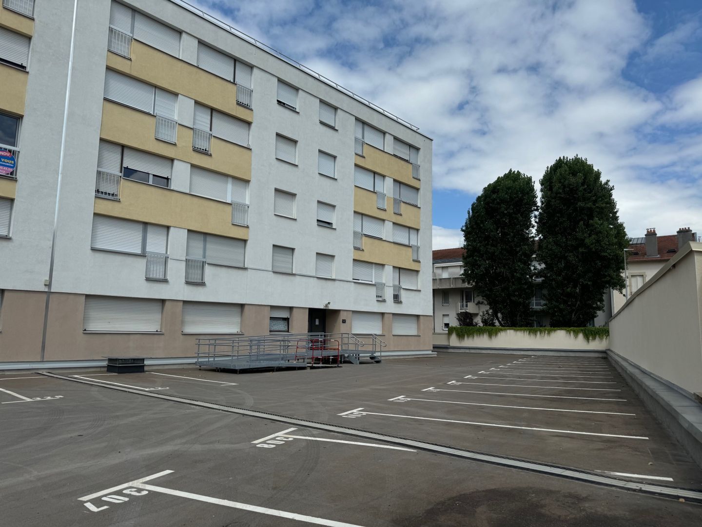 Photo PLACE DE STATIONNEMENT SECURISEE image 3/4