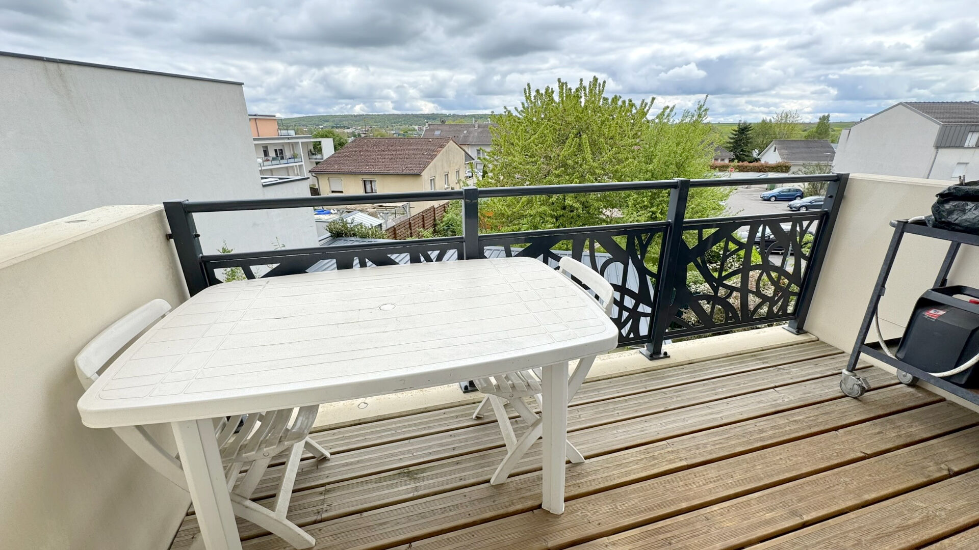 ESSEY LES NANCY  APPARTEMENT F2 LOUÉ AVEC BALCON PARKING CAVE