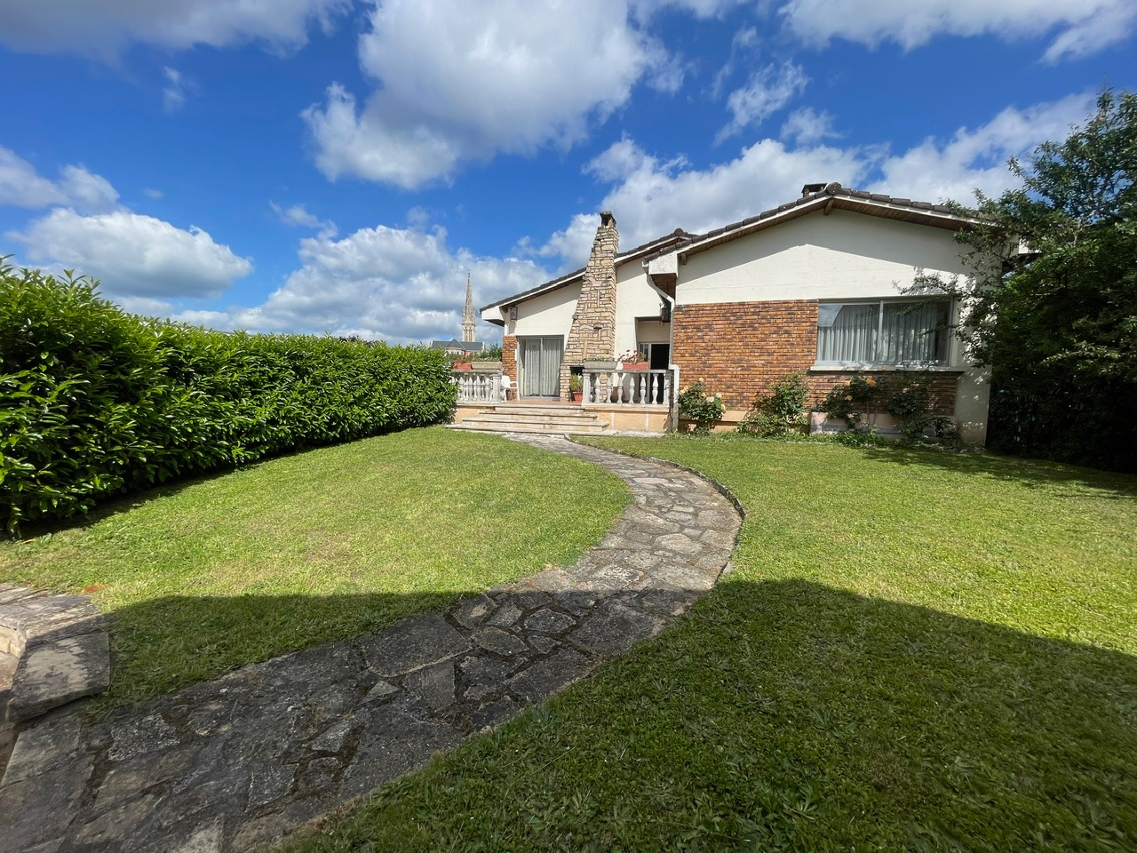 Ensemble Immobilier avec Grand terrain Vandoeuvre limite nancy