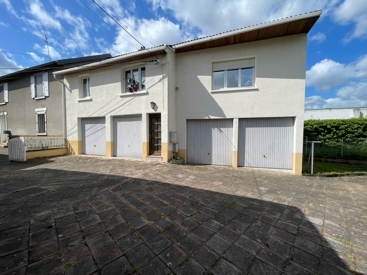 Photo Ensemble Immobilier avec Grand terrain Vandoeuvre limite nancy image 3/6