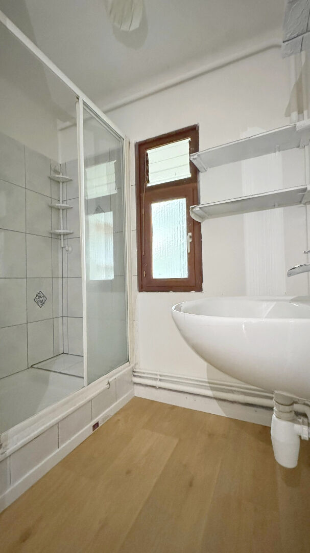 Photo NANCY QUARTIER SAURUPT APPARTEMENT T4  TRAVERSANT ET LUMINEUX image 4/6