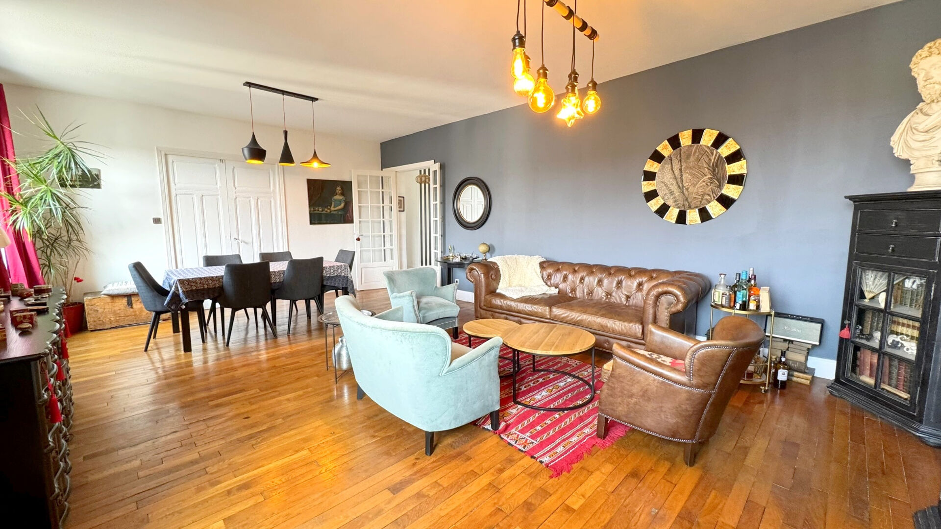 NANCY COMMANDERIE APPARTEMENT DUPLEX 170M² au sol avec garage et parking