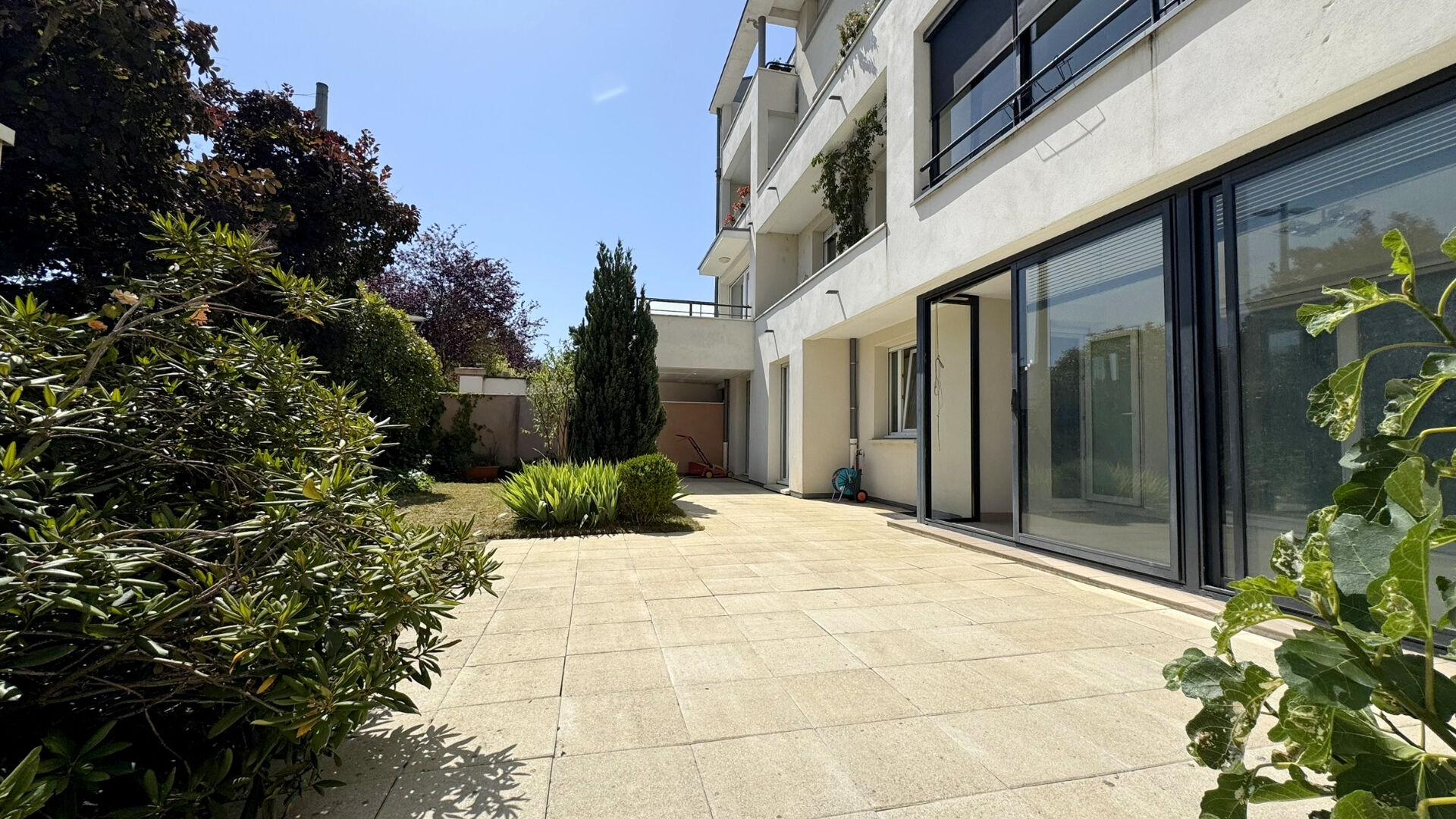 LAXOU APPARTEMENT 100M² TERRASSE JARDIN GARAGE CAVE