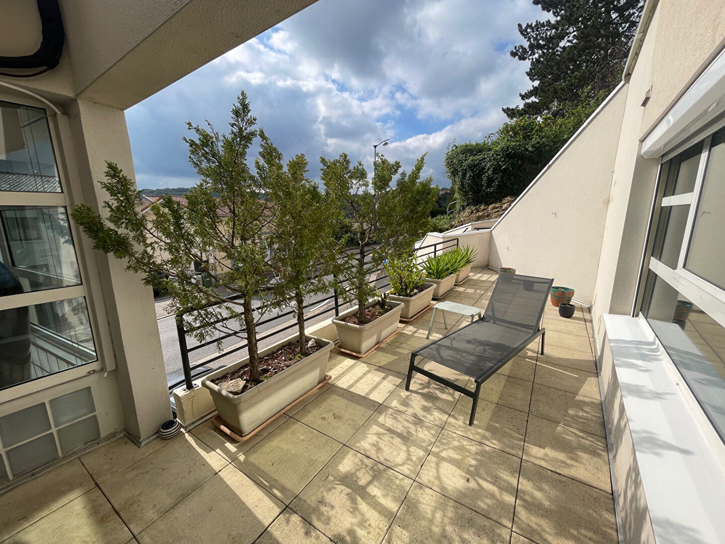 Appartement  5 pièce(s) 123.03 m2 Terrasse et Garage