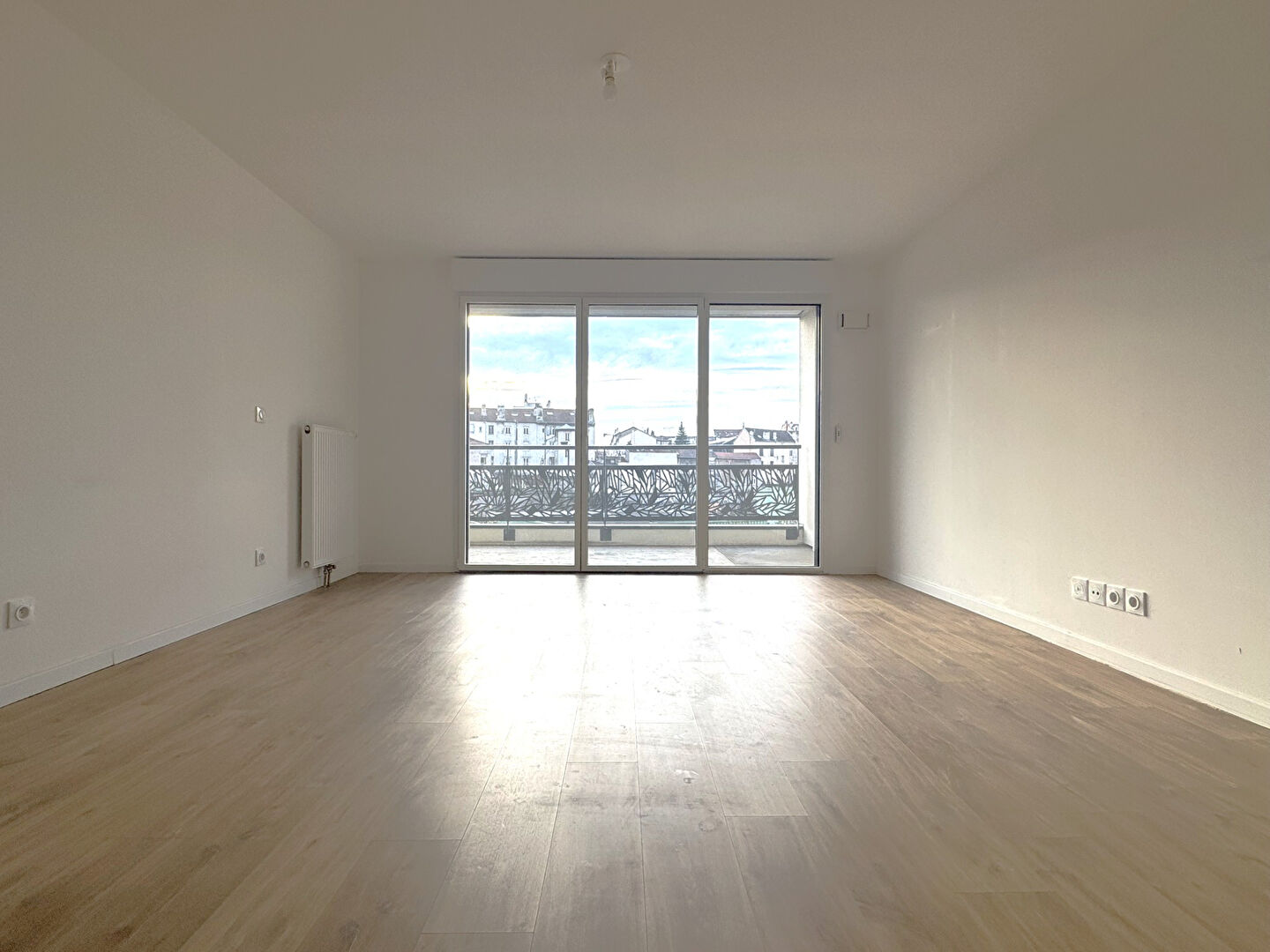 Photo APPARTEMENT T4 PROCHE GARE AVEC PARKING image 1/6