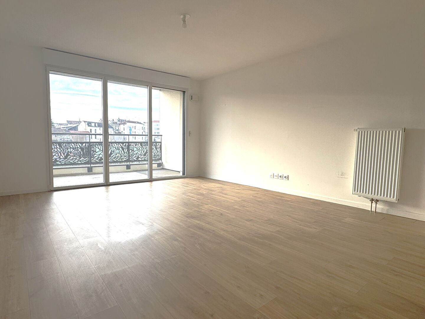 Photo APPARTEMENT T4 PROCHE GARE AVEC PARKING image 2/6