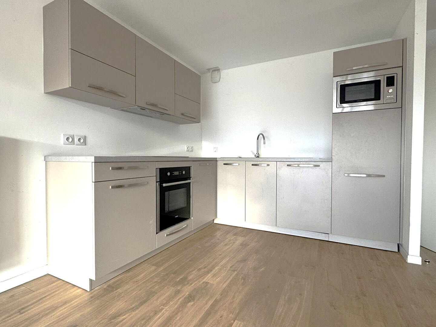 Photo APPARTEMENT T4 PROCHE GARE AVEC PARKING image 4/6