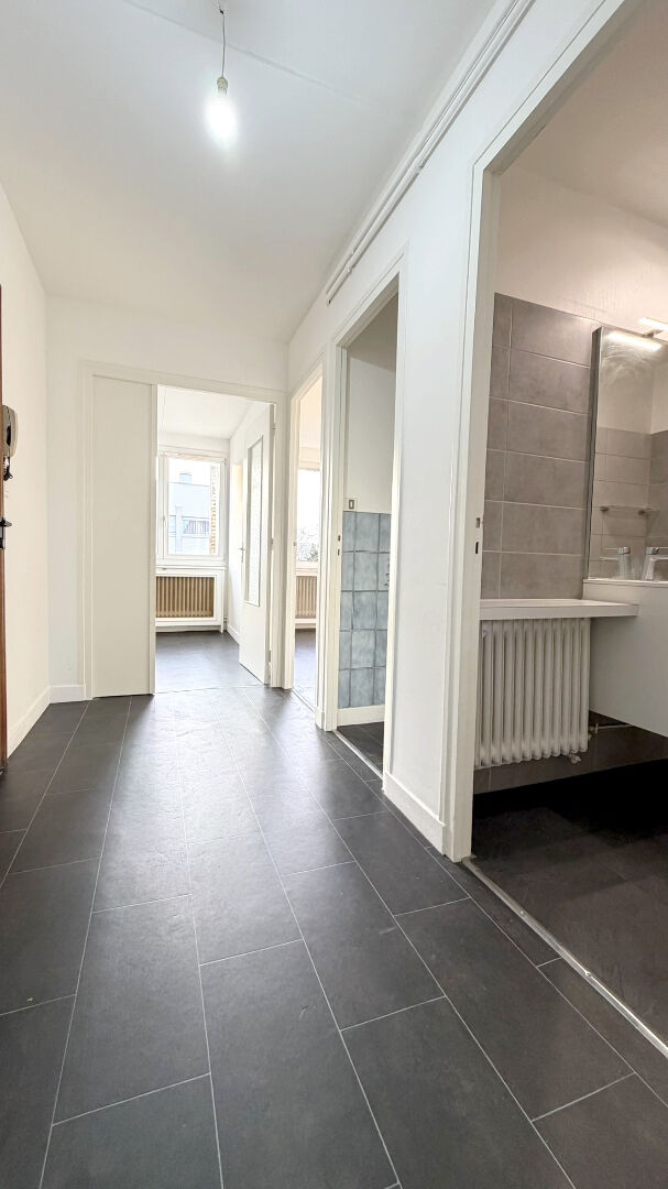 Photo NANCY HAUSSONVILLE-ARTEM image 5/6