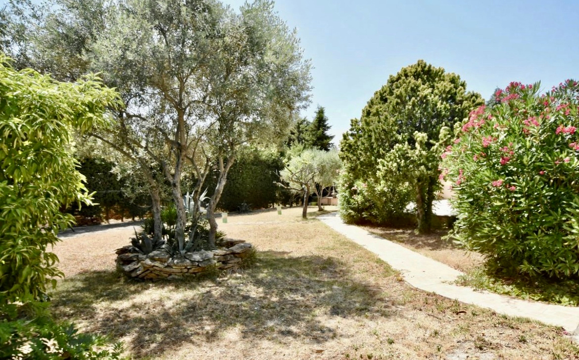 Photo Villa La Ciotat 9 pièce(s) 200 m2 image 2/6