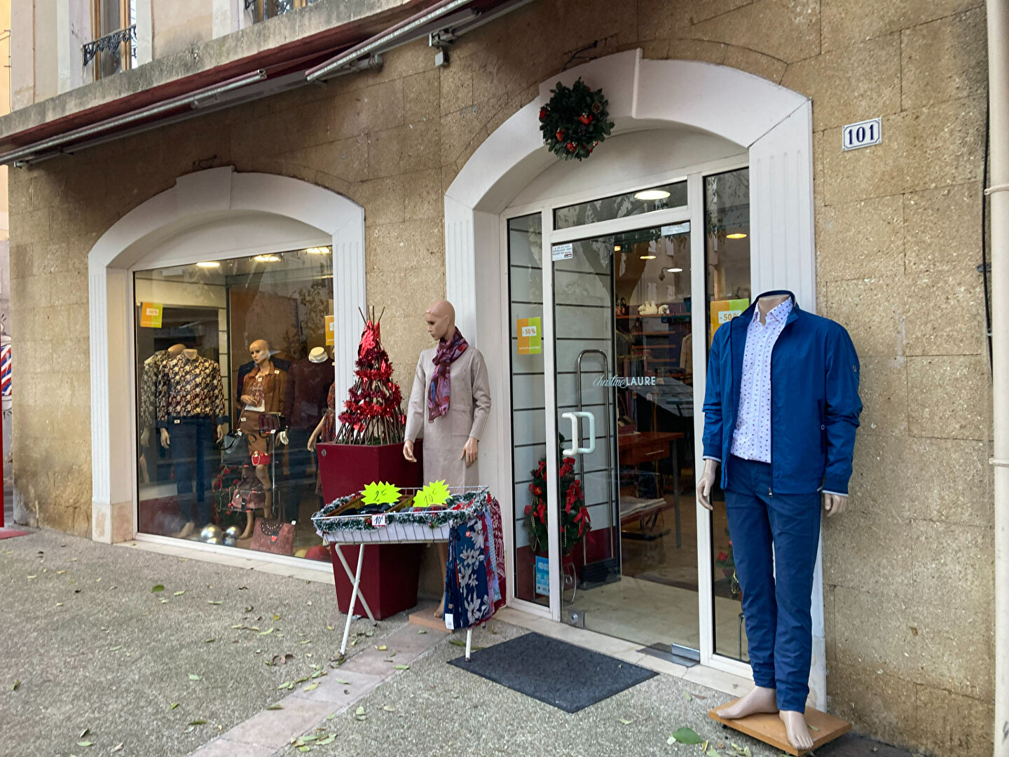 Photo Local commercial ( murs) 77 m² env. à Cavaillon image 2/4