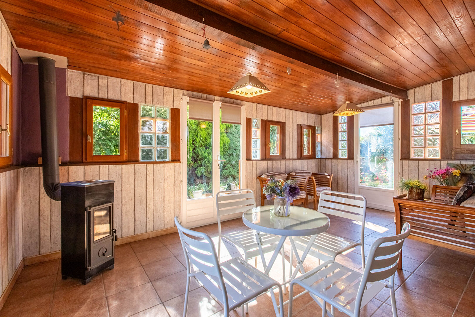 Photo Belle maison de plain-pied en campagne image 4/6