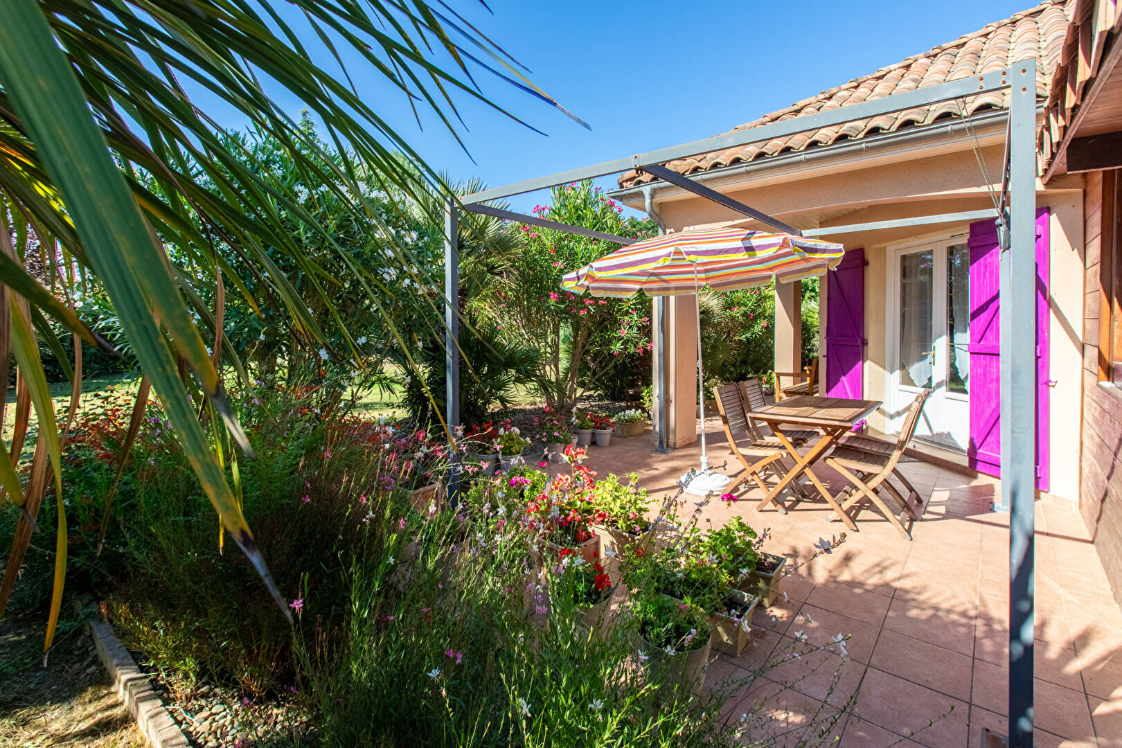 Photo Belle maison de plain-pied en campagne image 6/6