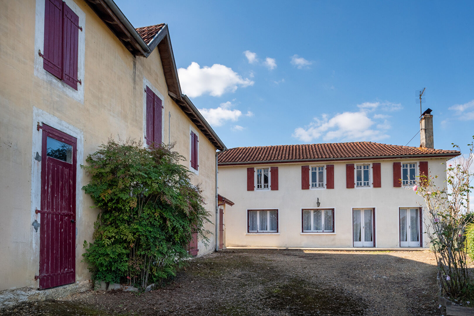 Photo Maison Amou 8 pièce(s) 157 m2 image 1/6