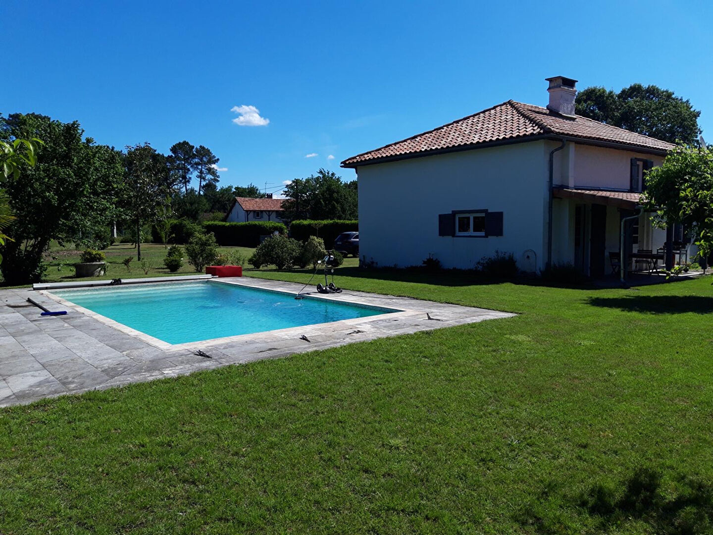 Photo Maison de Charme de 175 m² avec Piscine et Grand Jardin image 2/6