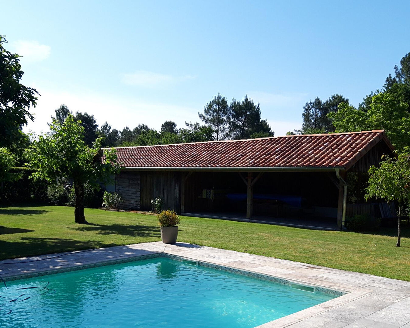 Photo Maison de Charme de 175 m² avec Piscine et Grand Jardin image 3/6