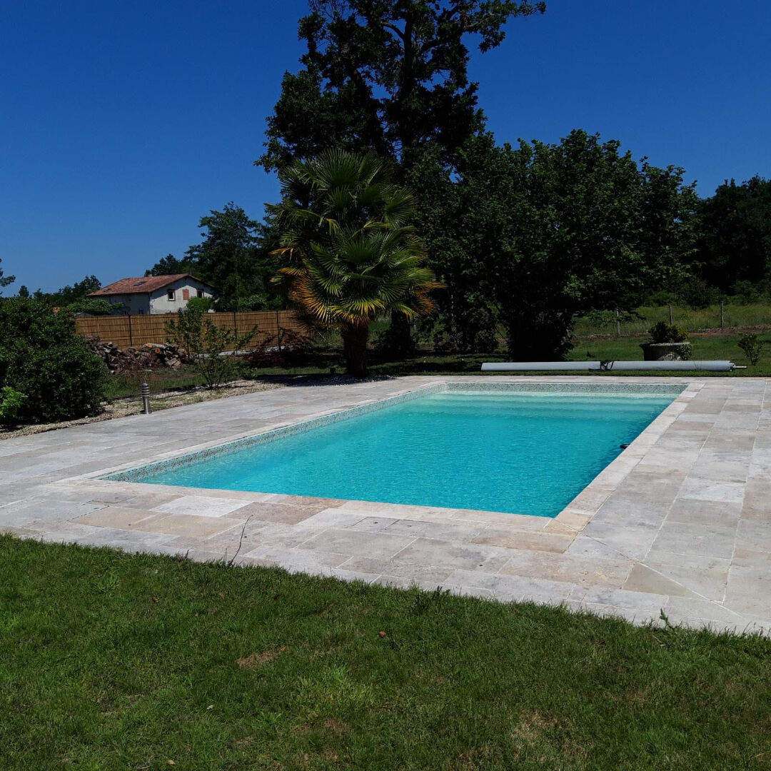 Photo Maison de Charme de 175 m² avec Piscine et Grand Jardin image 4/6