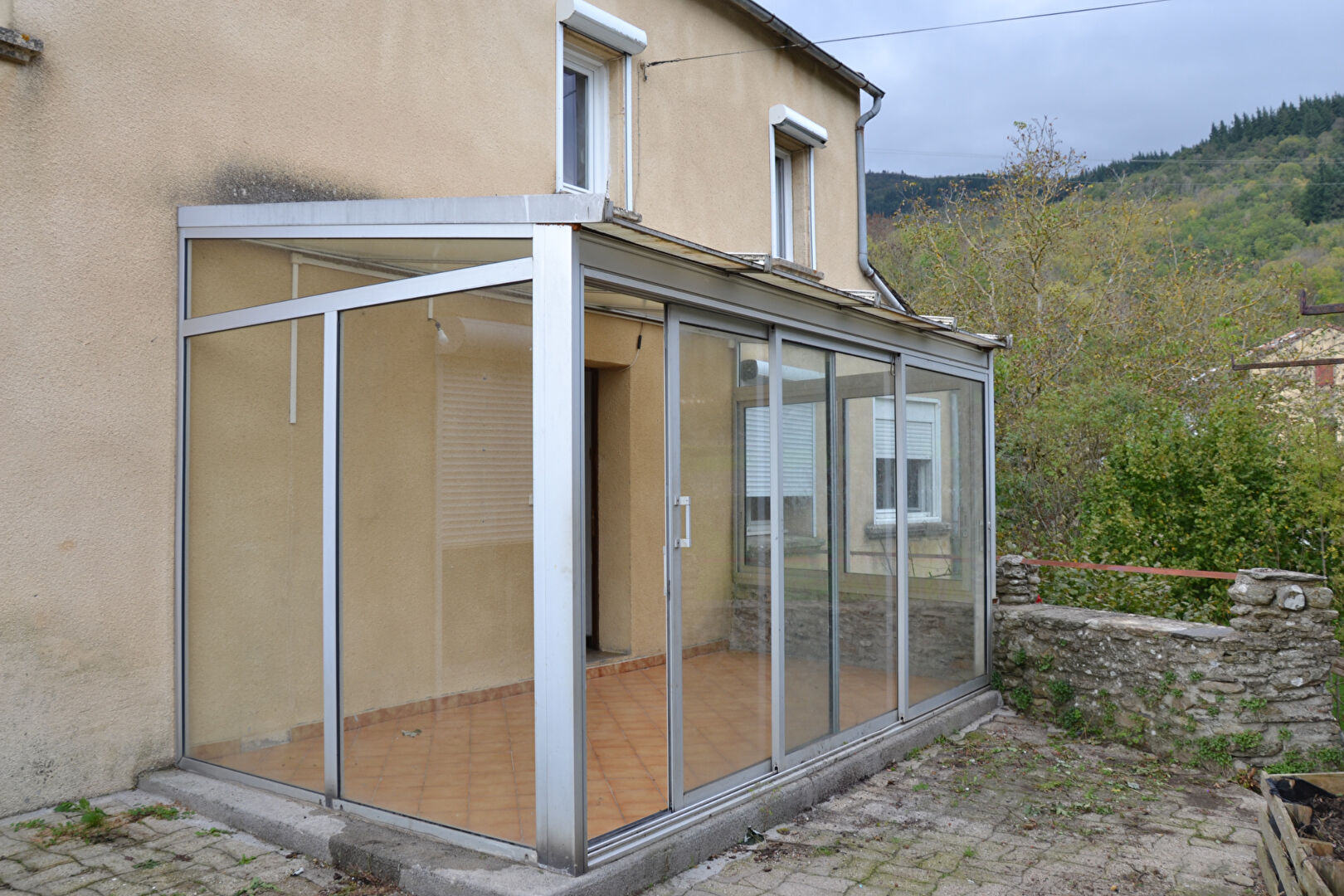 Photo Courniou Hérault dans joli hameau maison T5 avec cour et  bâtisse en pierre image 5/6