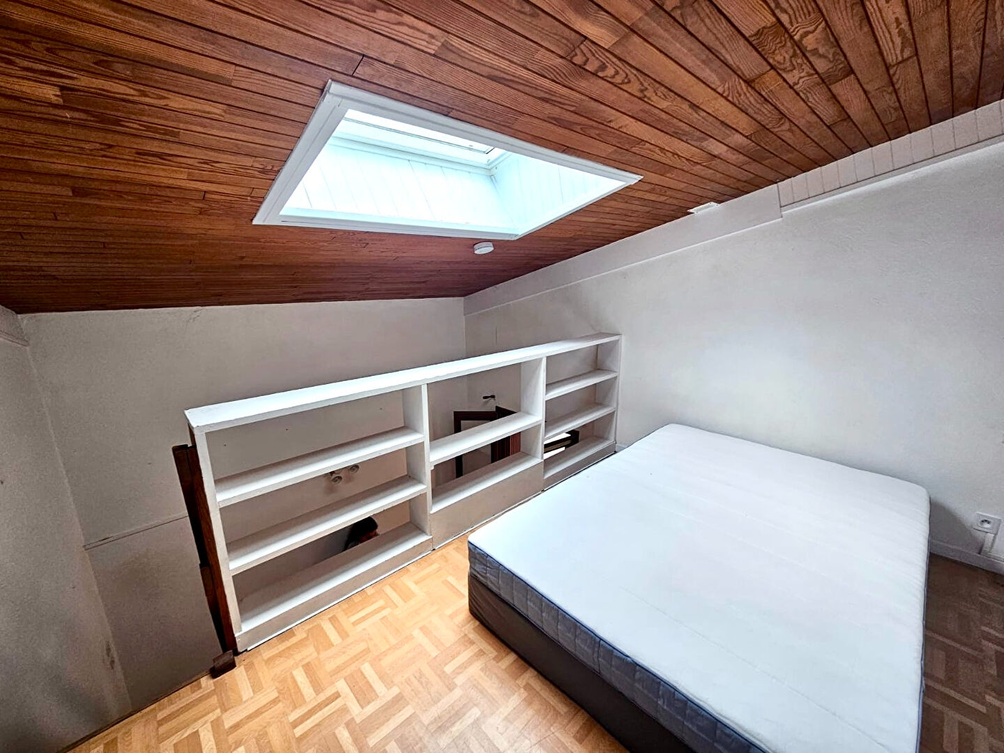 Photo T1bis en duplex aux carmes de 21m2 ! image 2/4