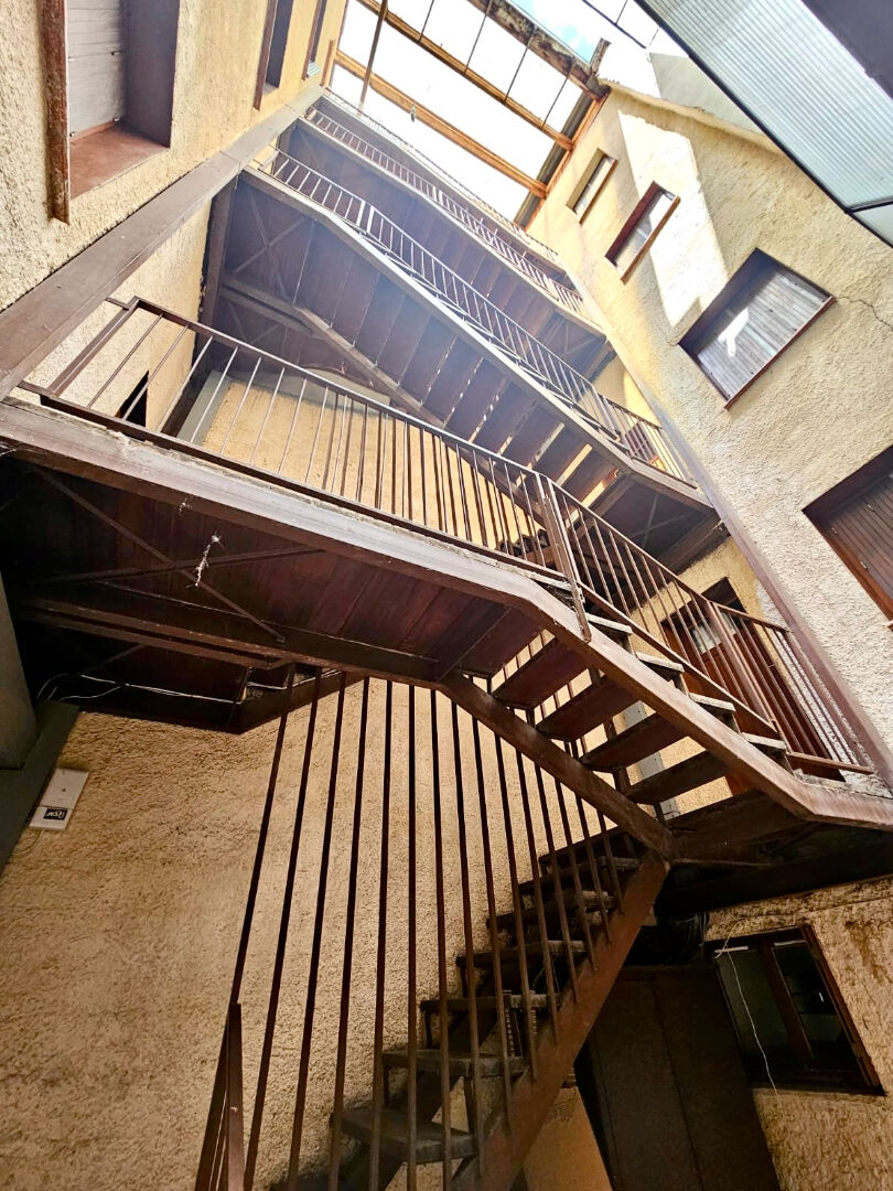 Photo T1bis en duplex aux carmes de 21m2 ! image 3/4