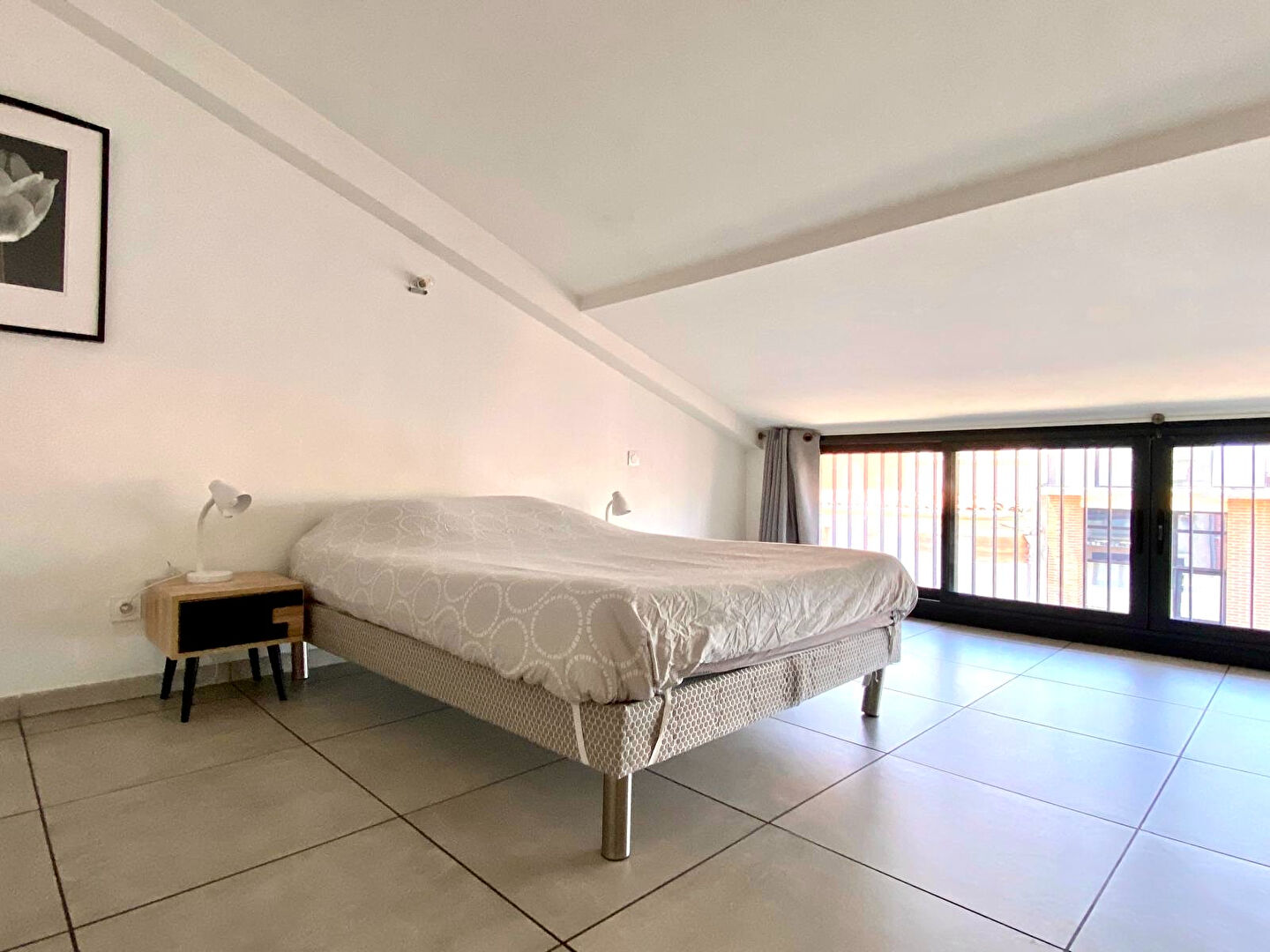 Photo T2 en duplex  en dernier étage à Jeanne d'Arc dans un immeuble de 2015 ! image 3/5