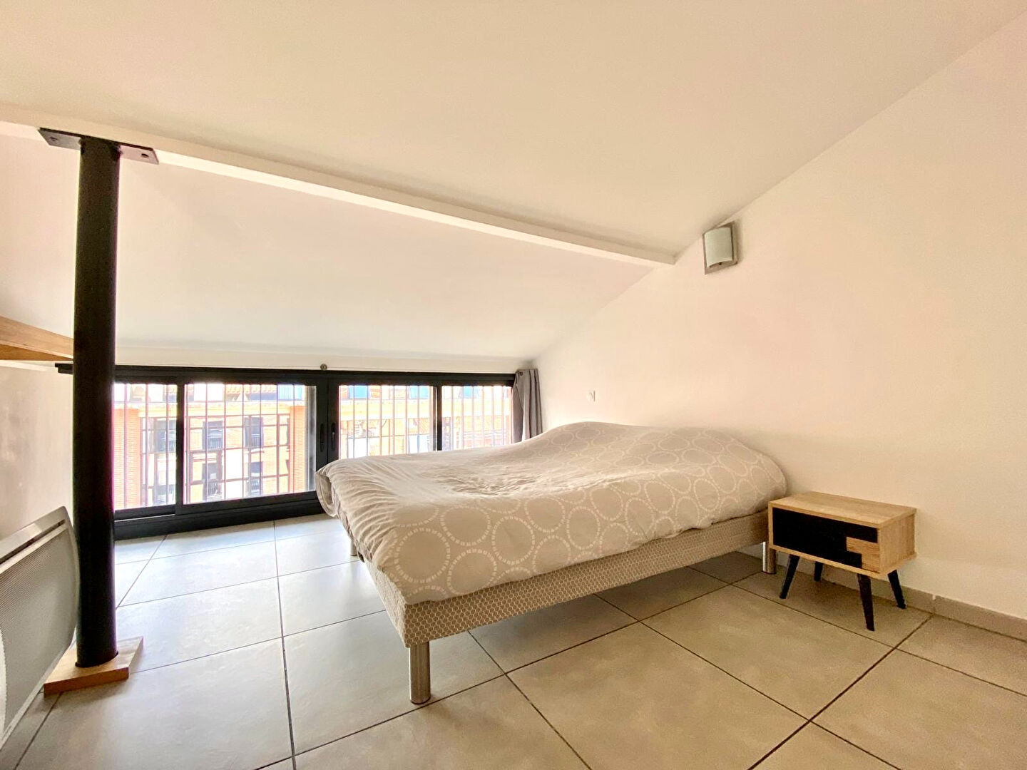 Photo T2 en duplex en dernier étage à Jeanne d'Arc dans un immeuble de 2015 ! image 4/6