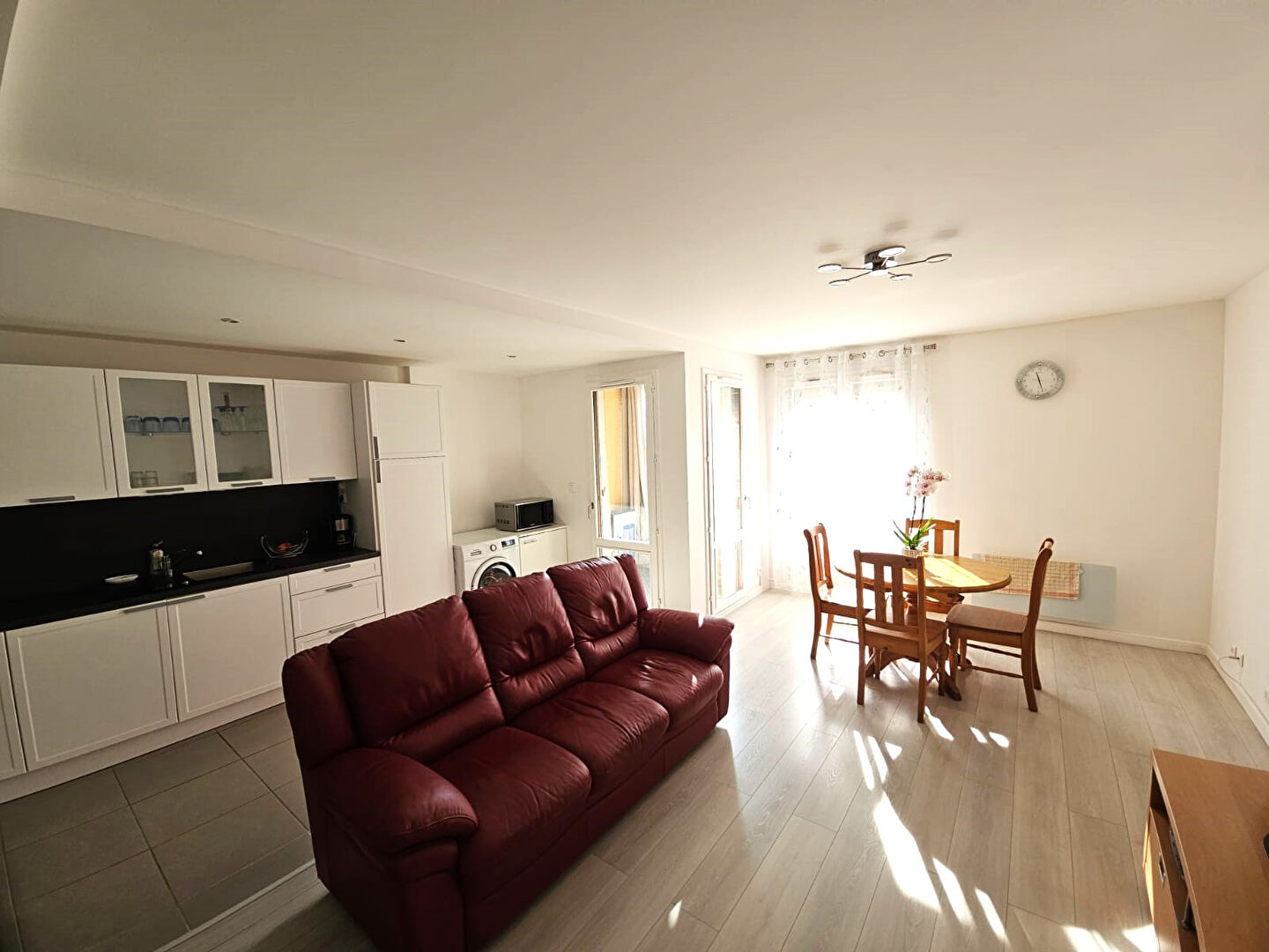 Photo T3 de 65m² avec terrasse et parking à Barrière de Paris ! image 2/6