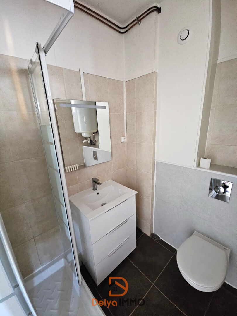 Photo T2 de 31m² en dernier étage  avec vue à 2 min à pied du metro Jolimont ! image 6/6