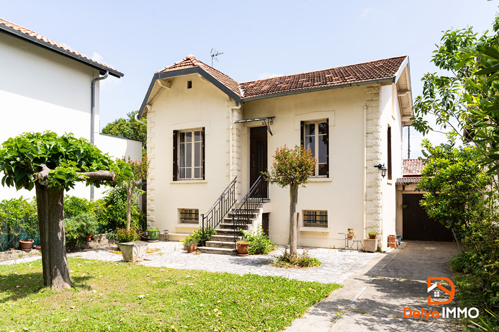 Toulousaine à rénover avec jardin à Bourrassol