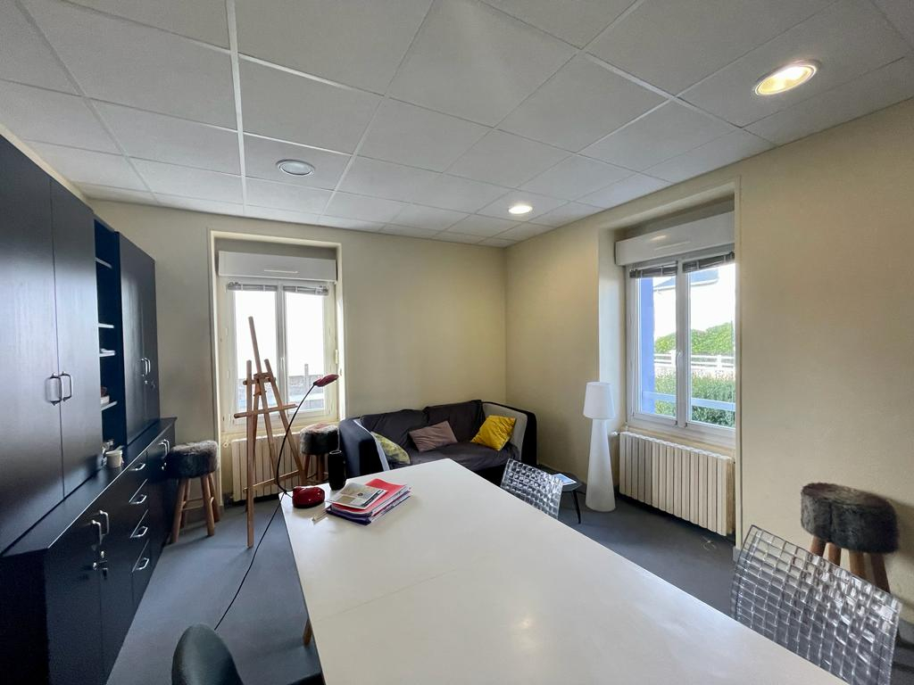 Photo LOCAL COMMERCIAL - BUREAUX - MAISON - CENTRE VILLE image 6/6