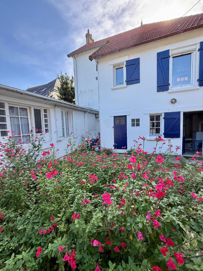 MAISON BOURGEOISE DE 1930 A RENOVER PROCHE CENTRE VILLE