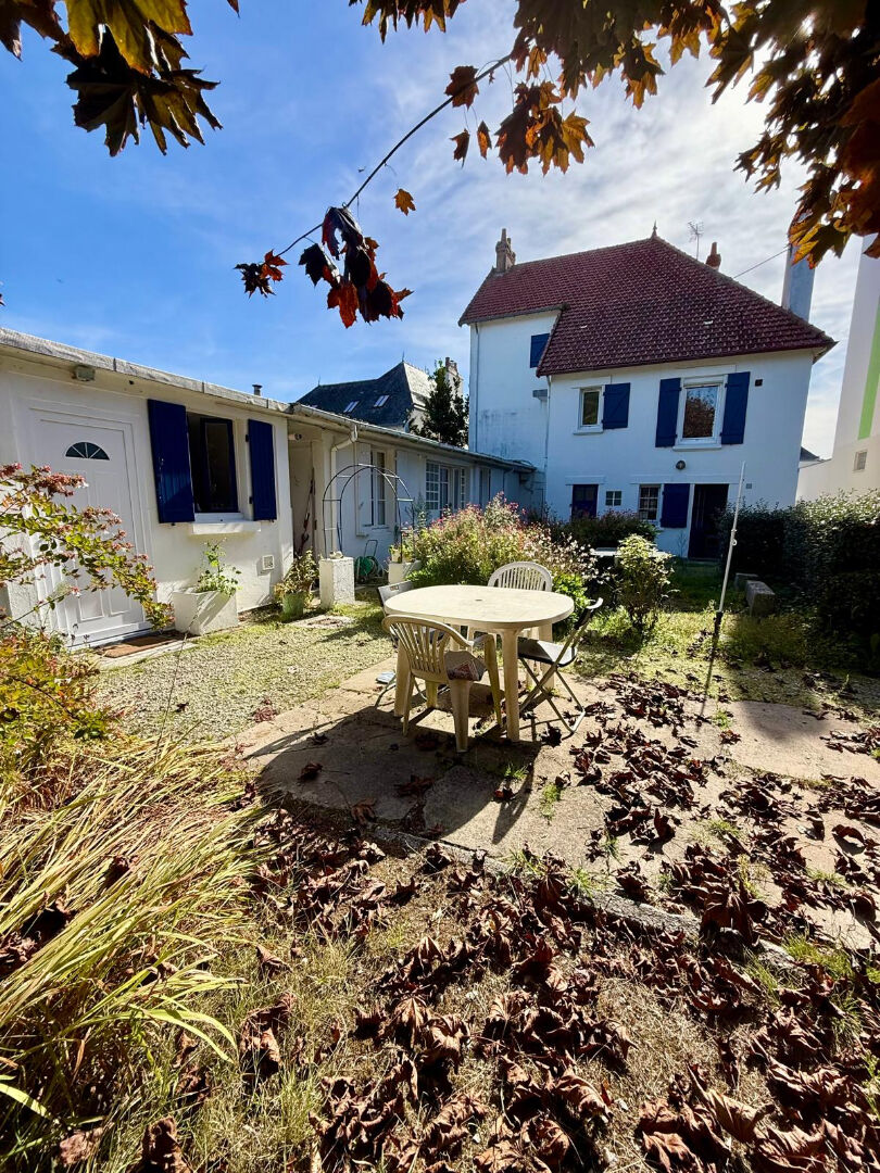 Photo MAISON BOURGEOISE DE 1930 A RENOVER PROCHE CENTRE VILLE image 2/6