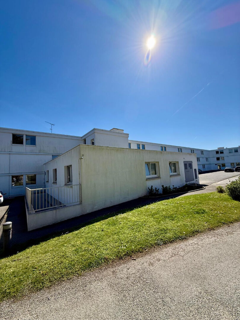 Loft en souplex à aménager  137 m²  Proche plage