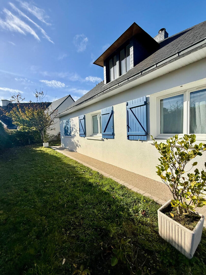 Quiberon Maison familiale rénovée entièrement alliant calme lumière & confort à deux pas du centre-ville