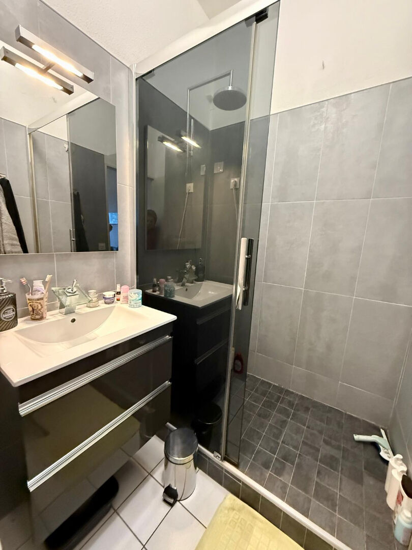 Photo STUDIO HYPER CENTRE AVEC CAVE ET GARAGE image 5/5