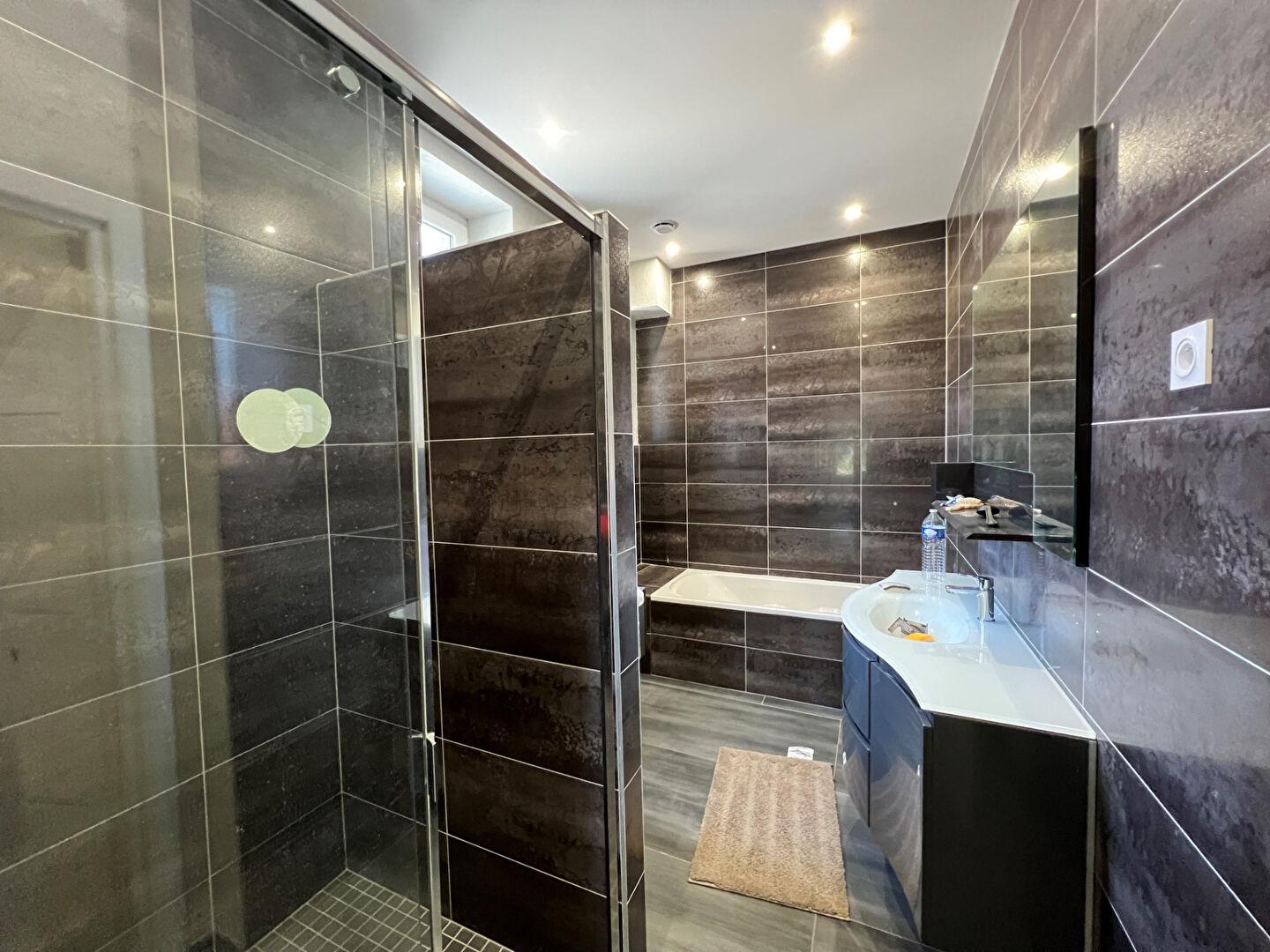 Photo MAISON / VILLA T11 À FEYZIN DE 800 M² FEYZIN (69320) image 5/6