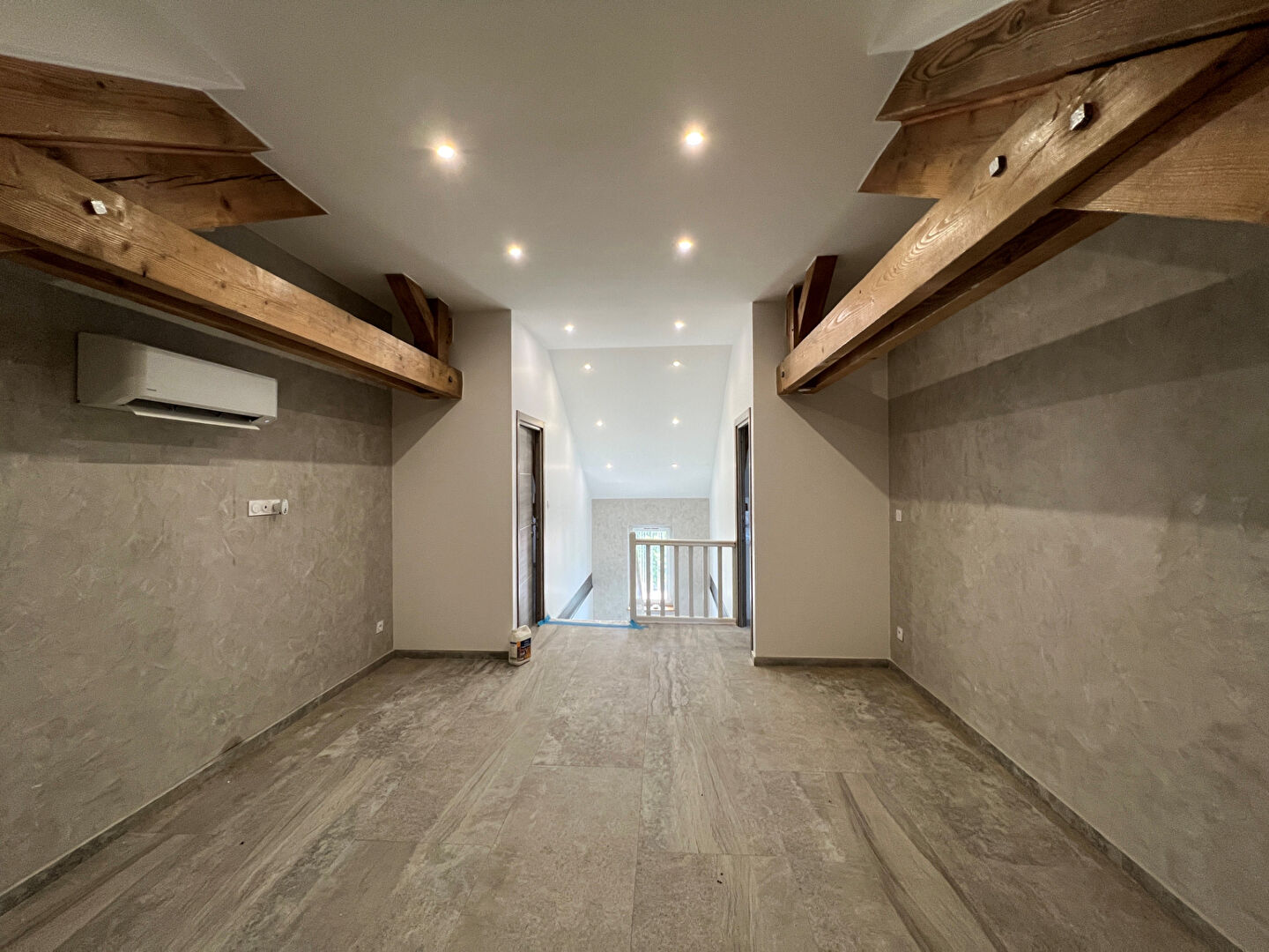 Photo MAISON / VILLA T11 À FEYZIN DE 800 M² FEYZIN (69320) image 6/6