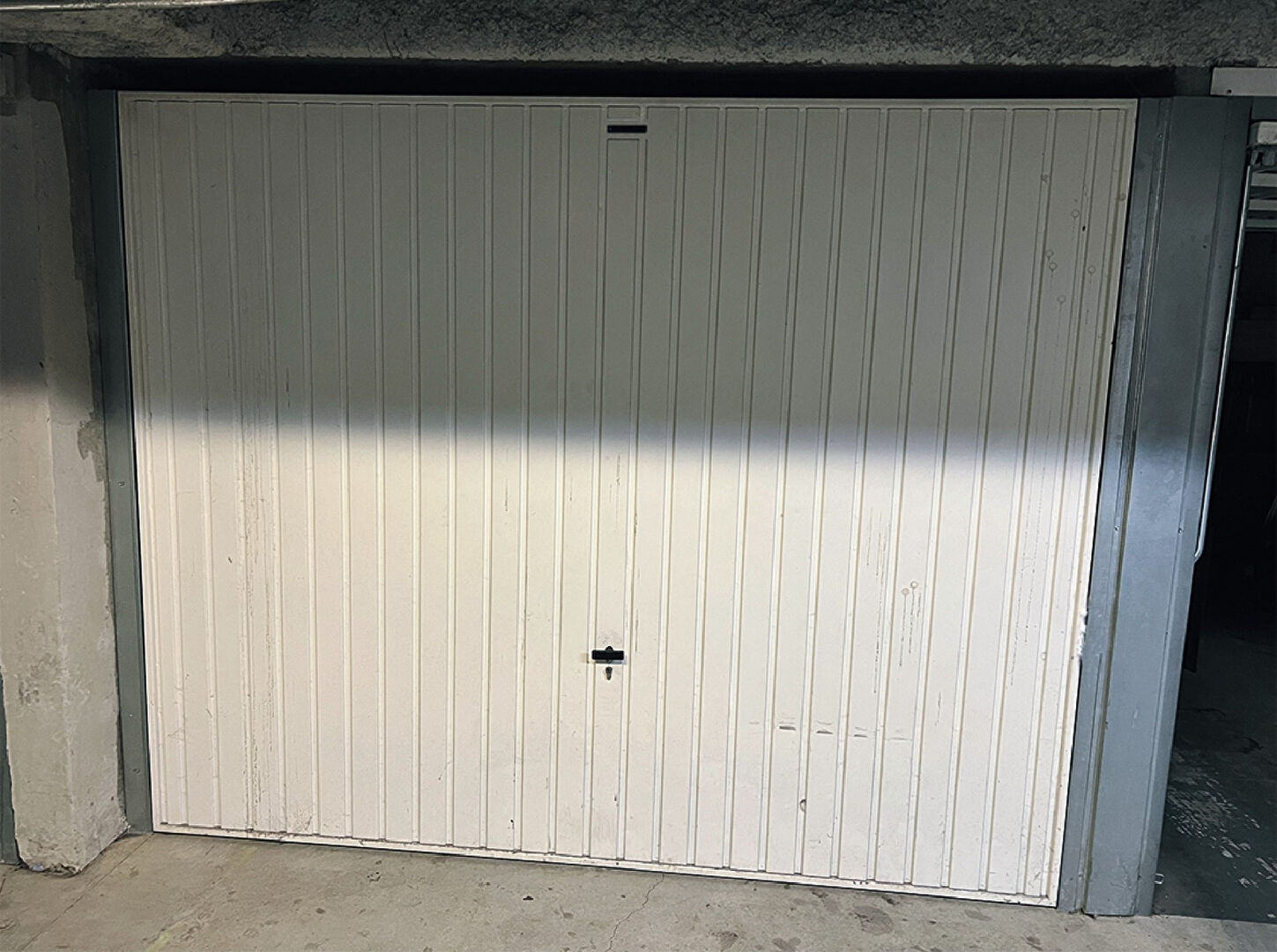 Photo Garage fermé Vaulx En Velin 13.50 m2 image 1/1