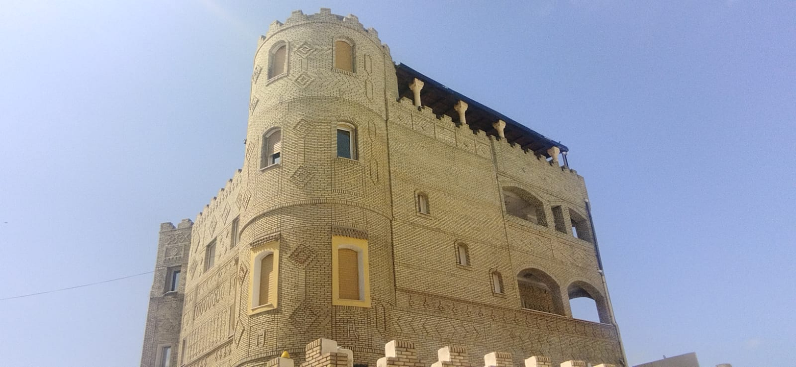Magnifique Villa sur 3 étages en Tunisie ou échange contre appartement en France