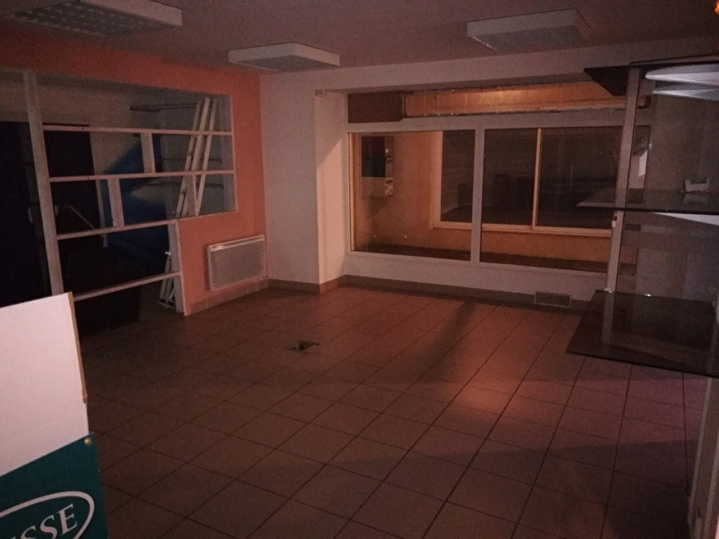 LOCAL COMMERCIAL AIRE SUR ADOUR