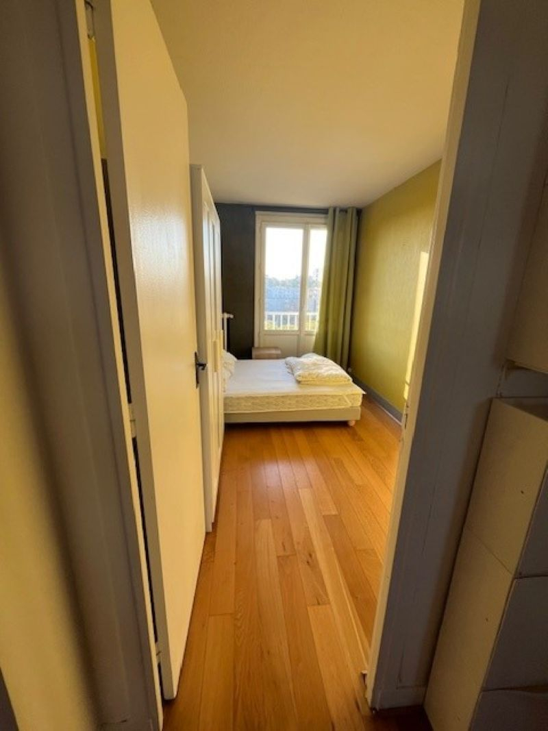 Photo Quartier Les Barnufles au KREMLIN BICETRE - Beau 4 PIECES  - Vue exceptionnelle image 5/6