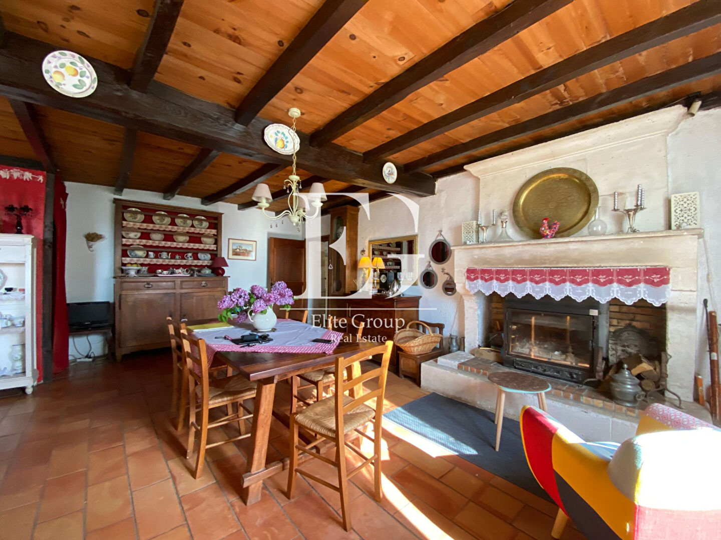 Photo MAISON A VENDRE SUR LE SECTEUR DE VAUX LAVALETTE - 135 M² - 5 PIECES image 4/6