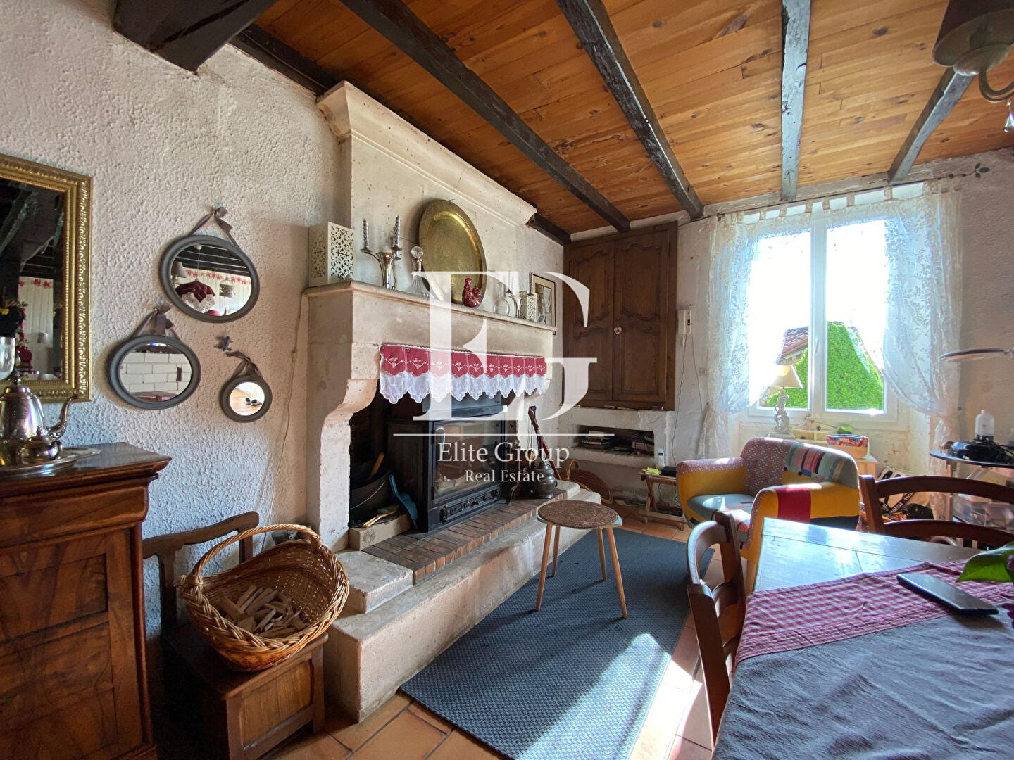 Photo MAISON A VENDRE SUR LE SECTEUR DE VAUX LAVALETTE - 135 M² - 5 PIECES image 5/6