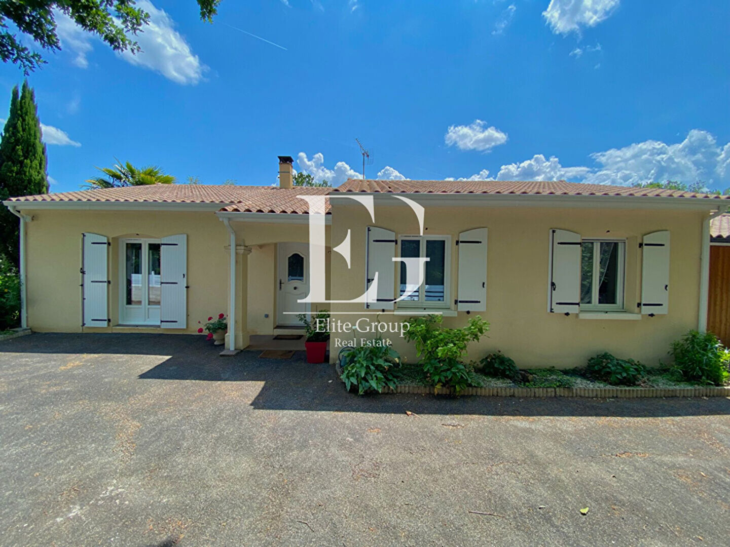 Photo A VENDRE MAISON 6 PIECES 148 m² PROCHE ANGOULEME image 2/6