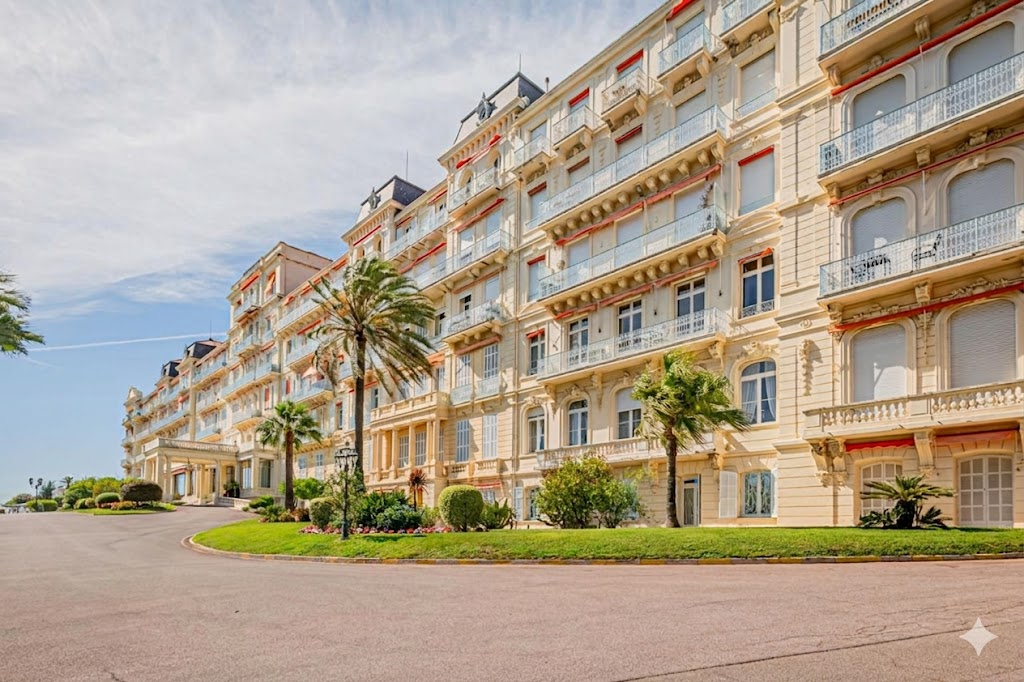 Cannes Californie : duplex belle époque et lignes contemporaines.